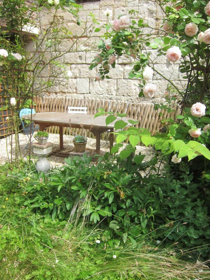 Le Murmure De La Falaise Bed & Breakfast Beaumont-le-Roger Екстериор снимка